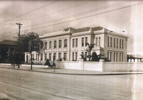 Escola Estadual Rodrigues Alves, antigamente. 